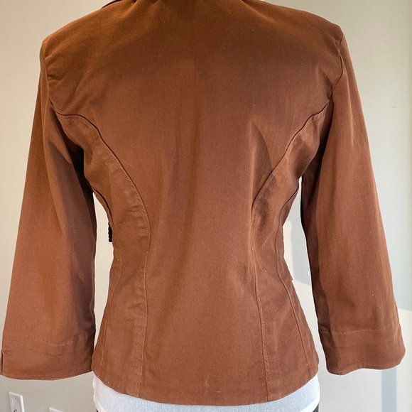 Short Blazer with asymetrical pocket detail Caramel  Brown Cotton - Picture 12 of 13